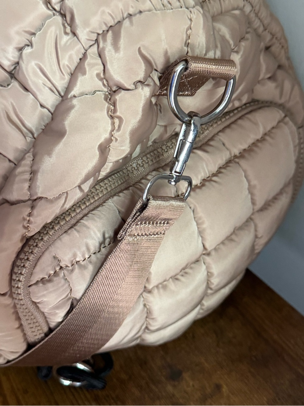 Free People Quilted Puffer Duffel Bag in Blush Like New - Picture 6 of 11